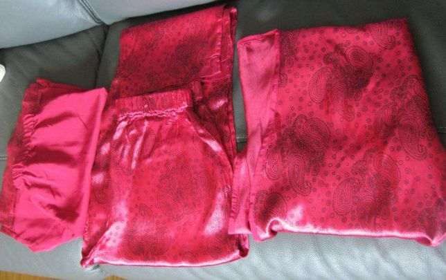 Conjunto de Pijamas em Cetim Tamanho 42