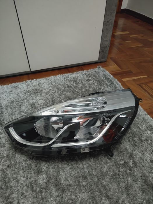 Vendo farol  da  frente de Renault Clio IV de 2015