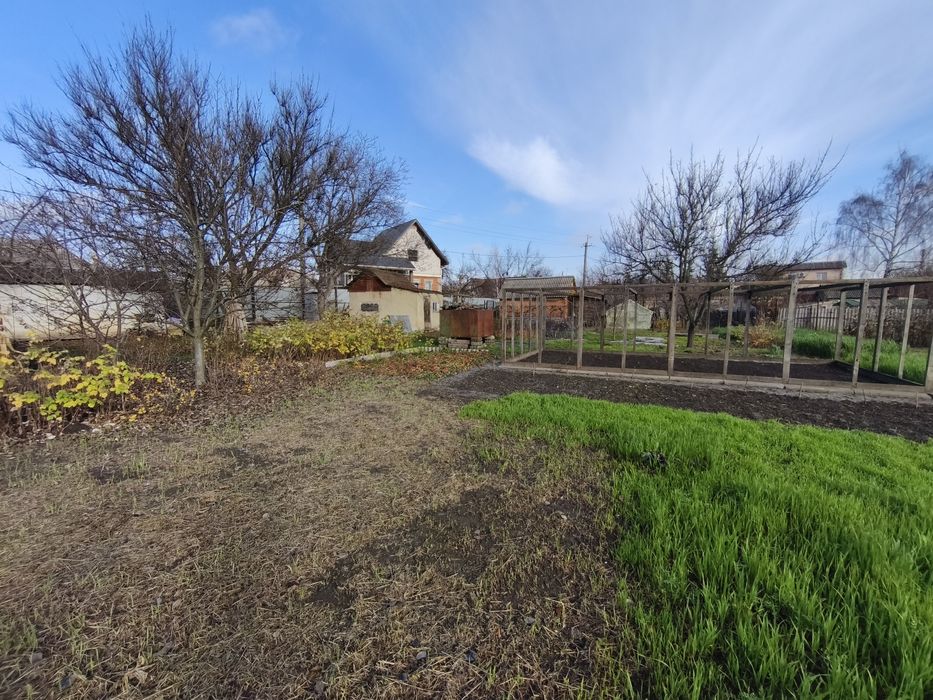 Продам дачу в місті р- н Лука,поряд житлові будинки,річка