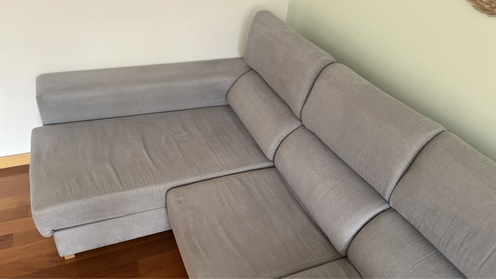 Sofa extensivel com chaise long e arrumação