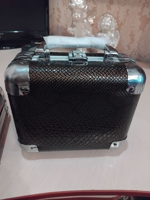 Шкатулка, времен СССР, красивая.