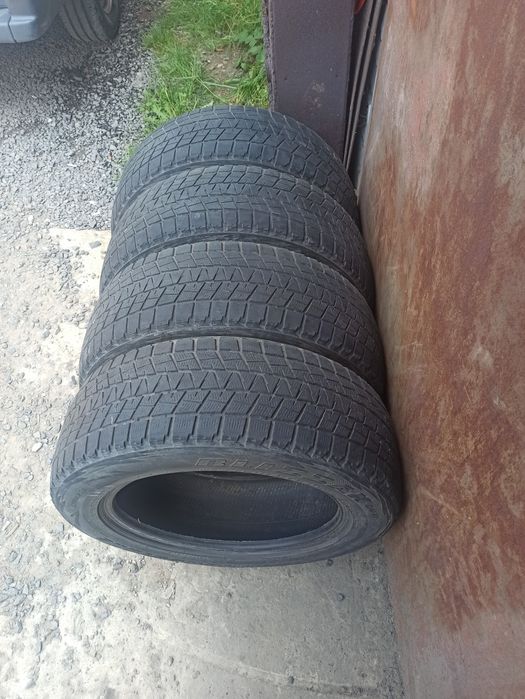 Brigestone blizzak 235/60r18