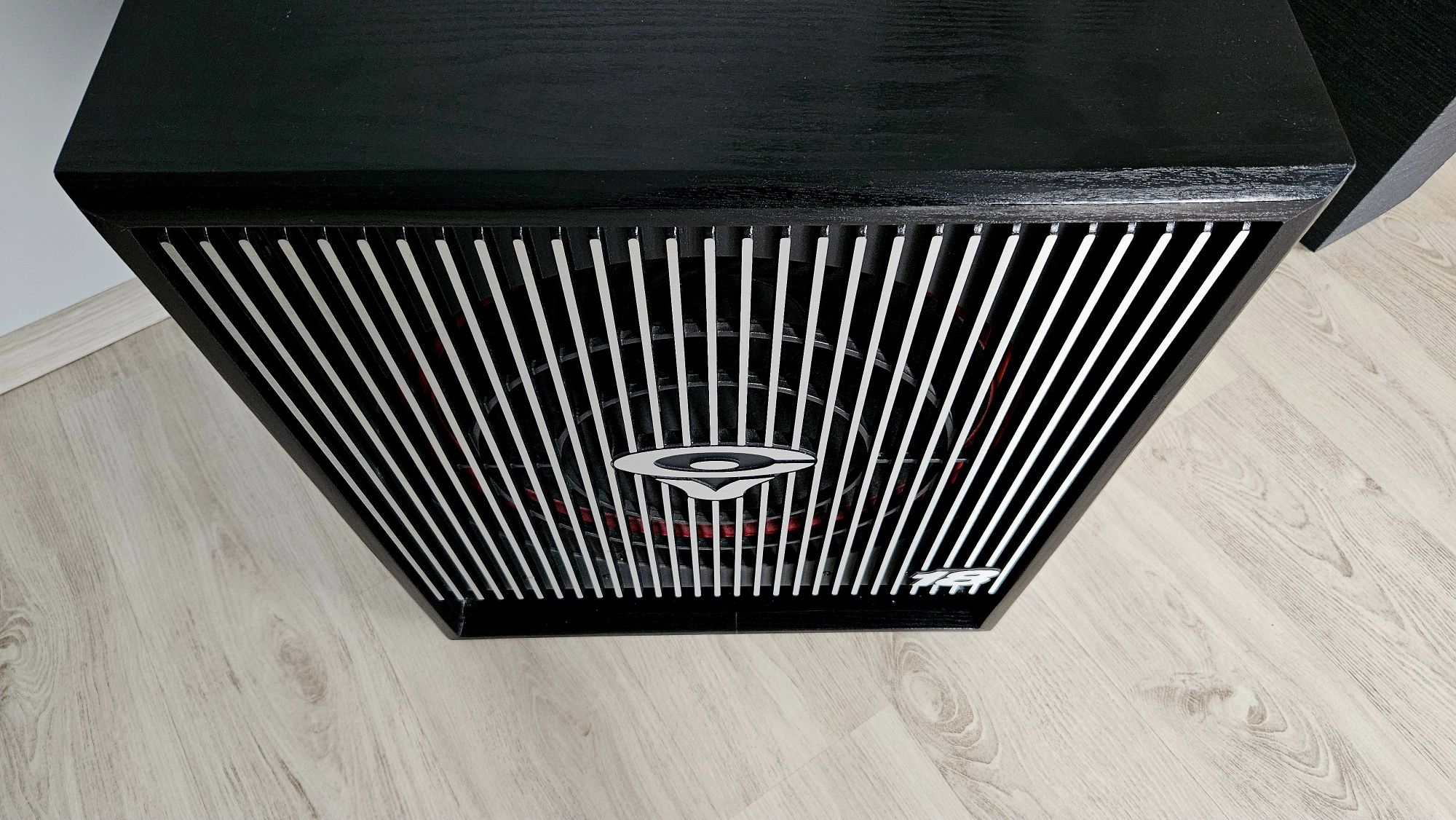 Potężny subwoofer Cerwin Vega CVa/Hfa 18 700w rms - aktywny