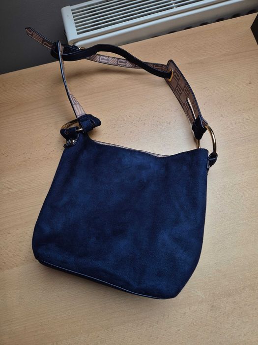 Fajna granatowa zamszowa torebka River Island