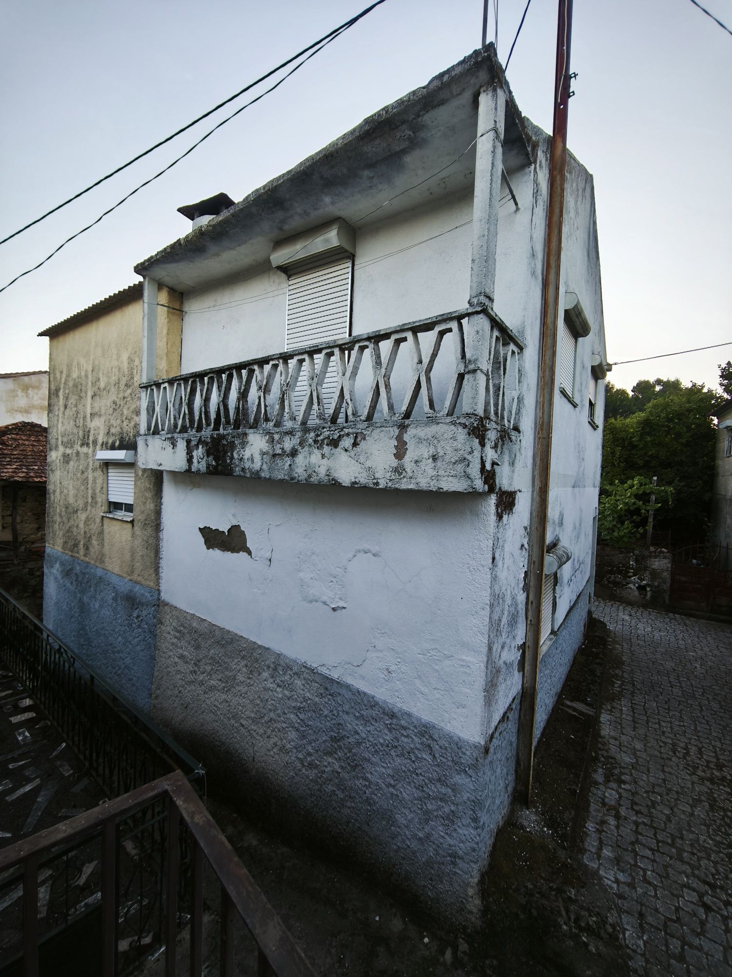 Pequena habitação para venda Moimenta da beira paradinha