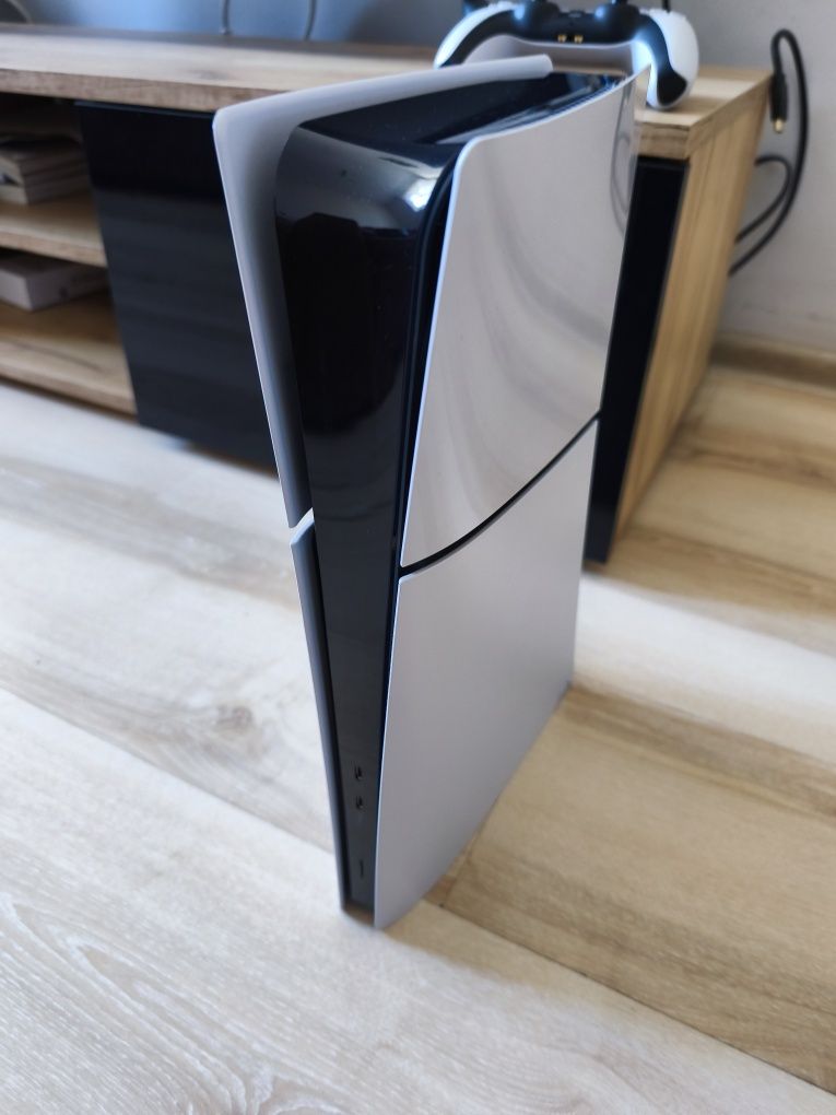 Praktycznie Nowa Konsola PlayStation 5 plus pad Ps5