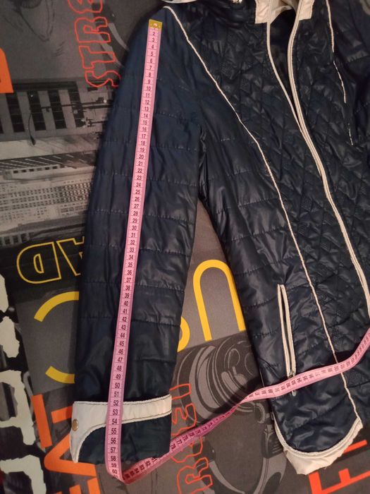 Куртка 48 розміру. Весна - осінь.