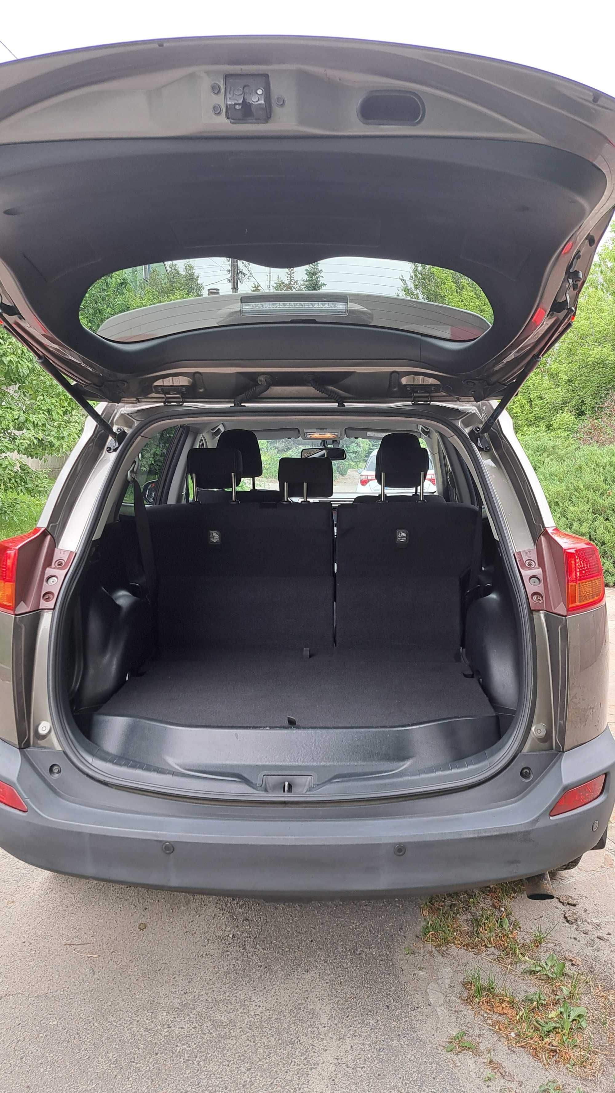 Продам автомобіль TOYOTA RAV