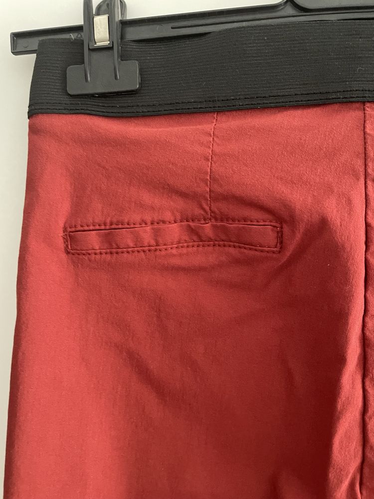 Czerwone spodnie na gumkę STAN DOBRY