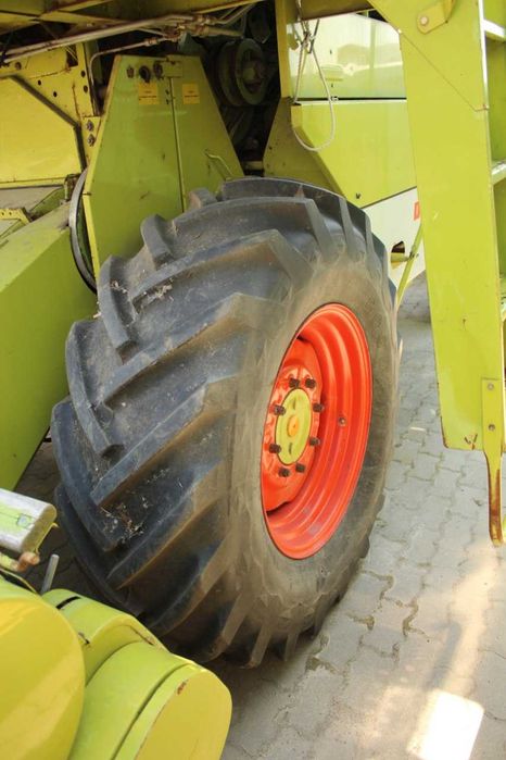 зернозбиральний комбайн Claas Dominator 38, клас, джондір