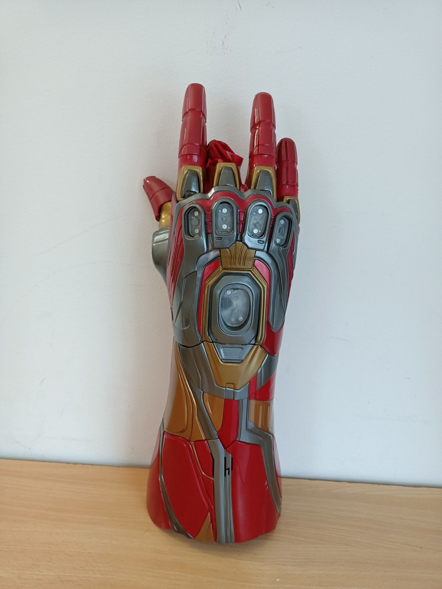 Hasbro Marvel Legends Avengers Rękawica Iron Man Nano