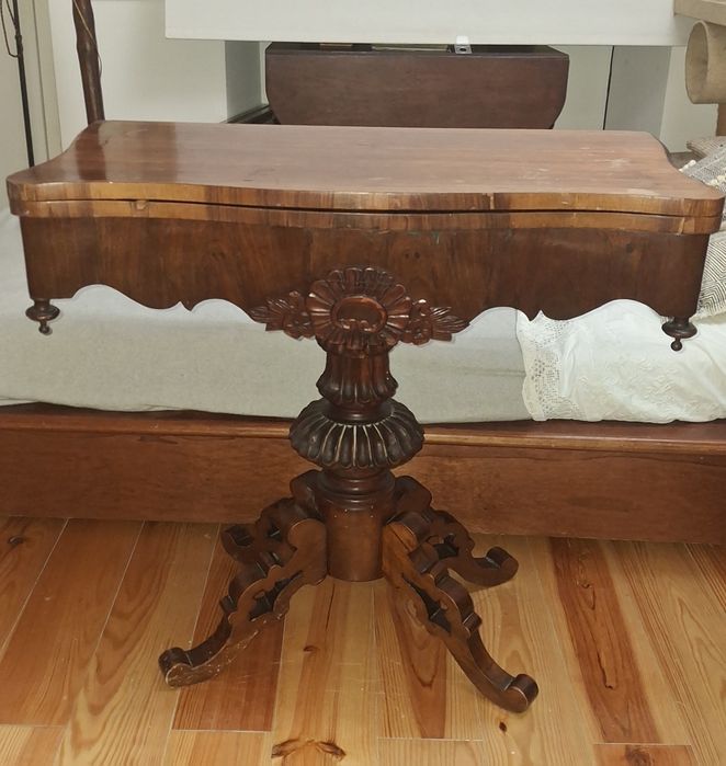 Mesa de jogo portuguesa séc XIX Pau santo estilo Romântico
