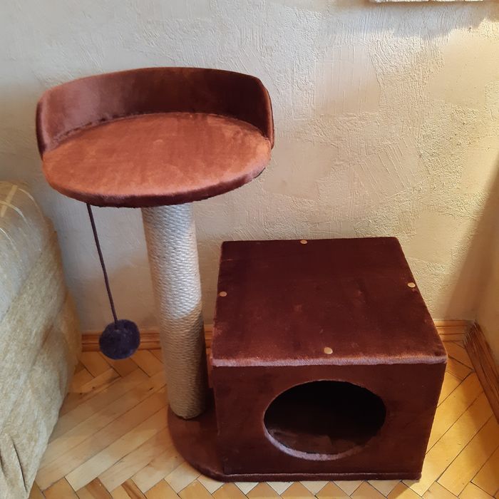 Нова кігтеточка з будиночком