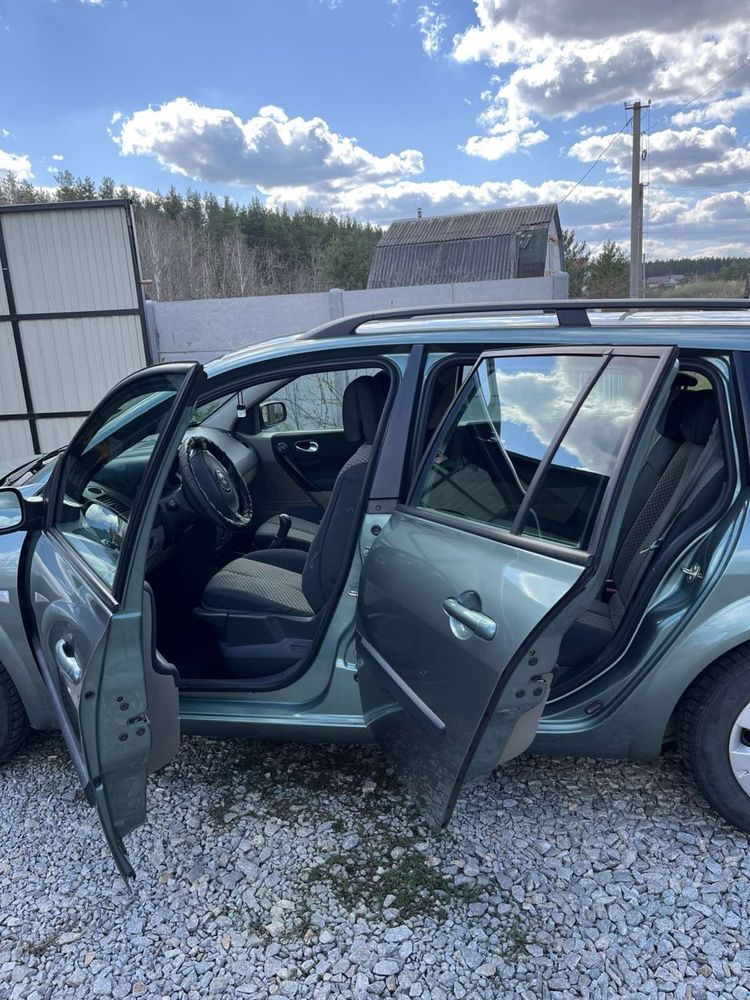 Продам автомобіль Renault Megan