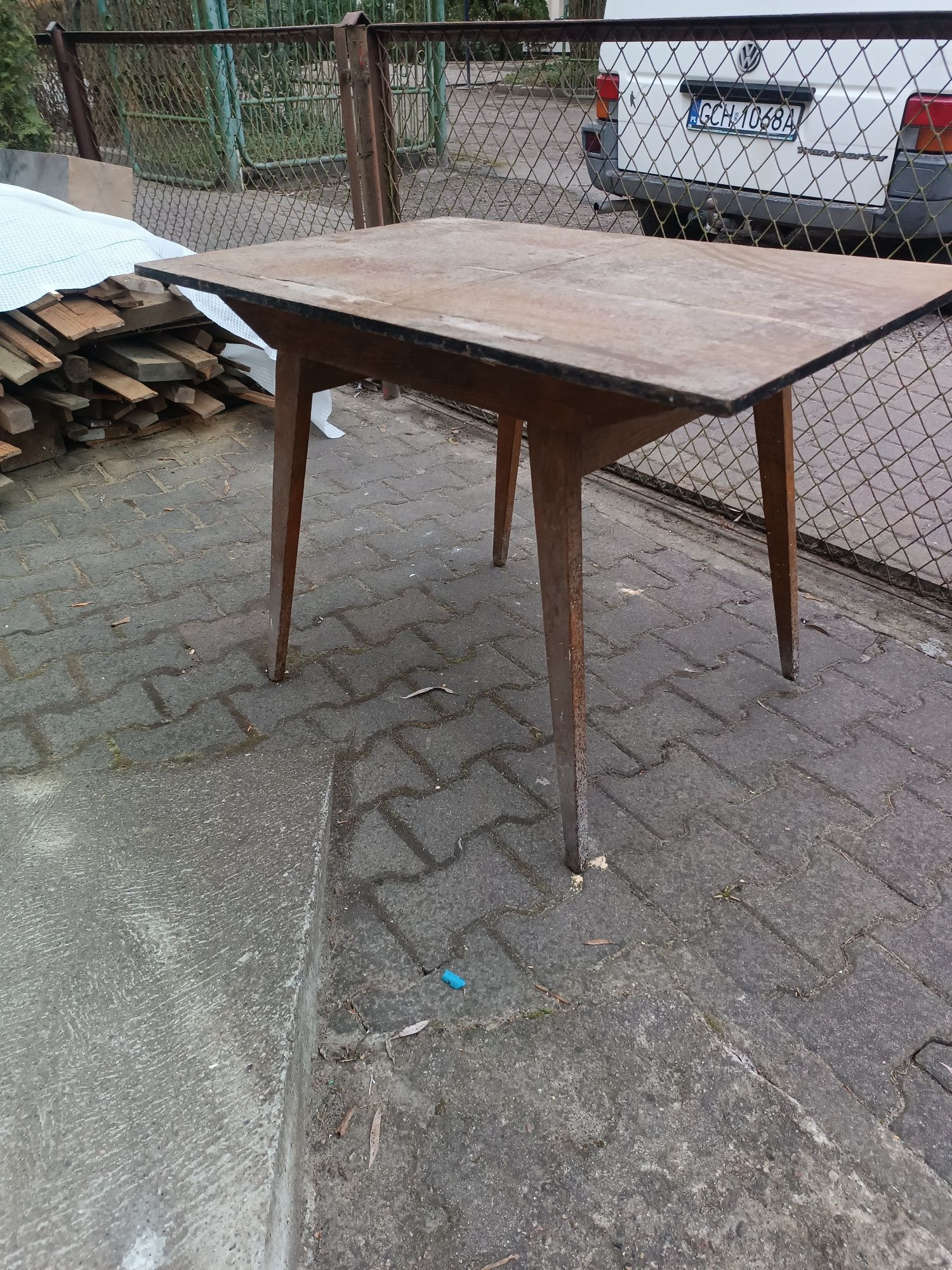 Stary drewniany stół PRL rozkładany z dokładka komplecie do renowacji