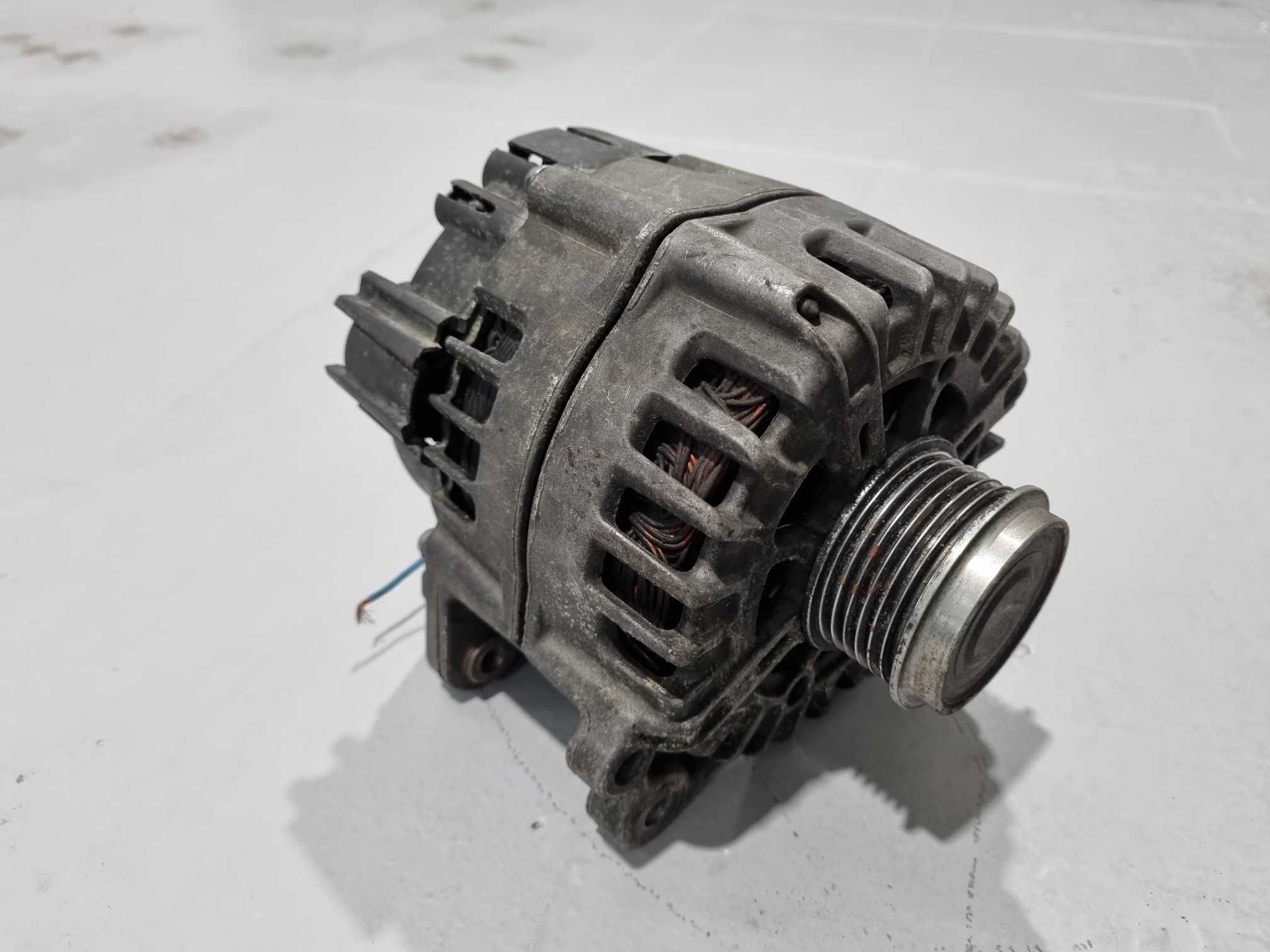 Alternador VW marca Valeo