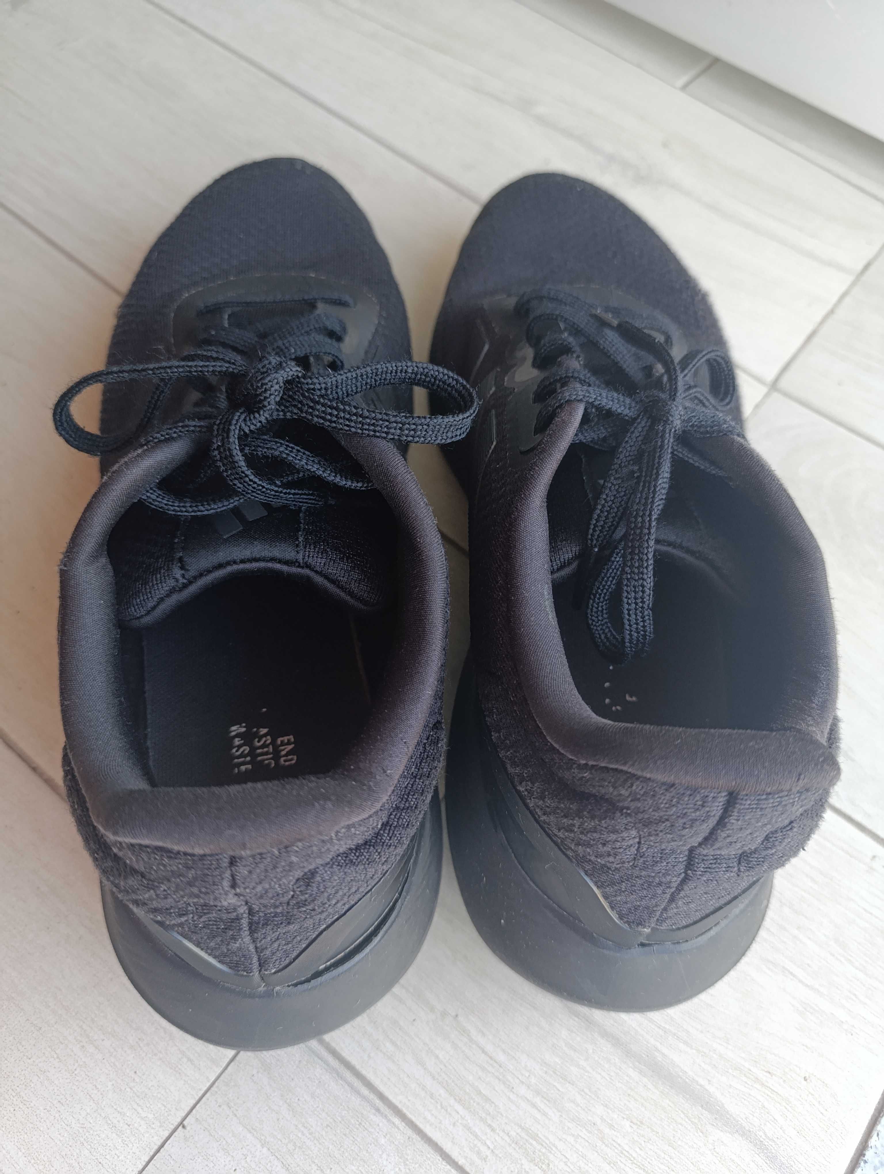 Sapatilhas de homem. Adidas. Tamanho 44.
