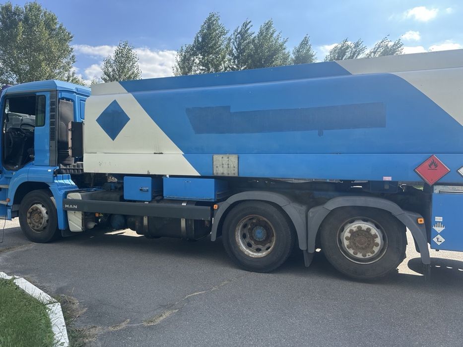 Продам бензовоз ман 18 640 кубов,3 секции