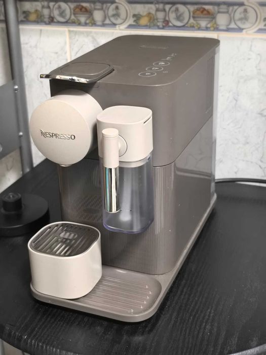 Nespresso Latissima One (De'Longhi)