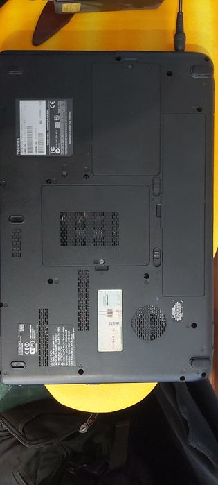 Продам робочий ноутбук Toshiba