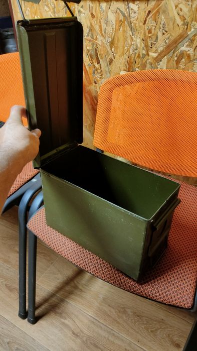 Металлический ящик для инструмента