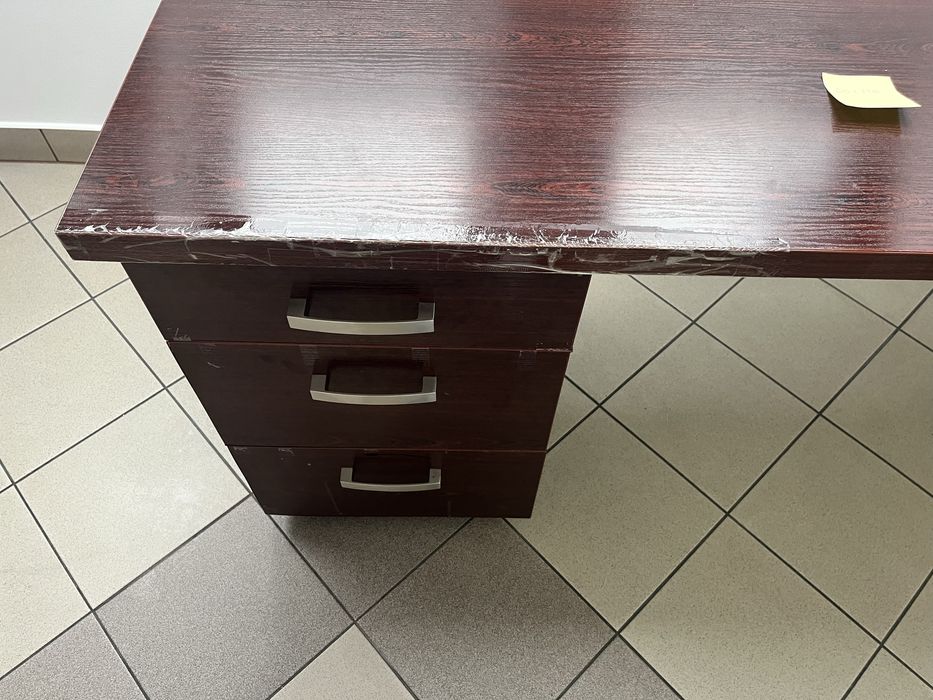 Dobre biuro oddam za darmo