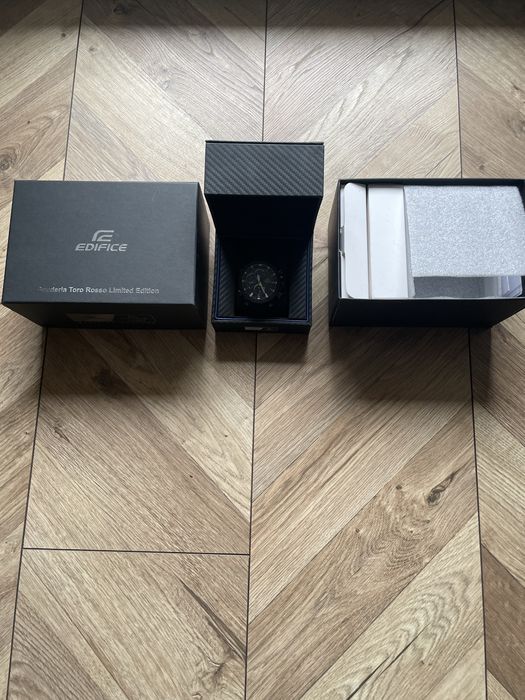 Zegarek Casio EQB-800TR-1AER scuderia torro rosso edycja limitowana