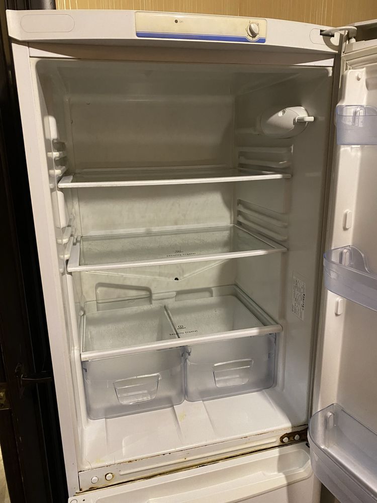 Холодитьник Indesit