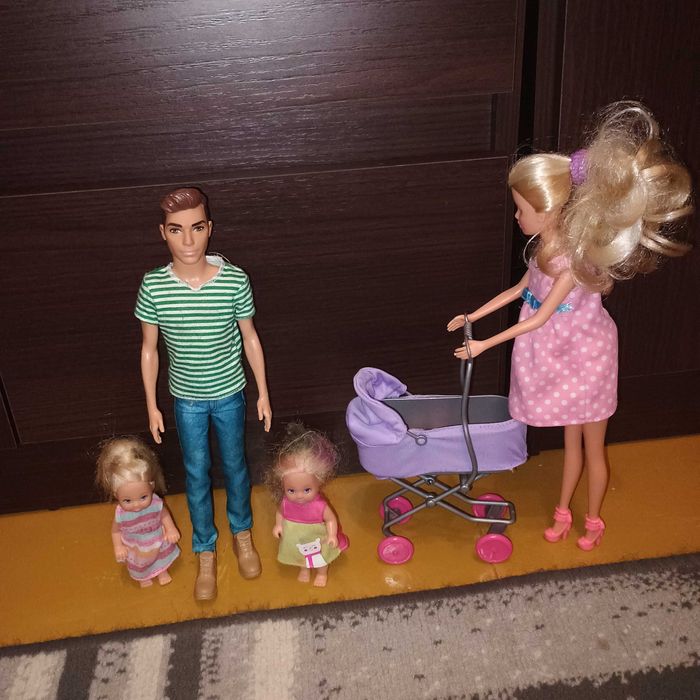 Lalka barbie i Ken rodzinka
