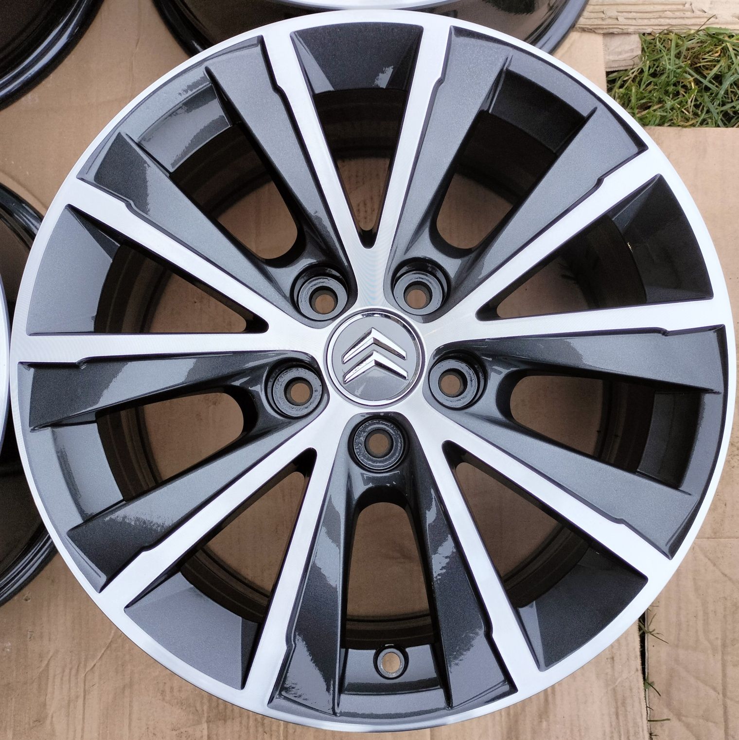 Felgi Citroen C5 Berlingo Jumpy C4 Picasso Grand  7x16 ET44 5x108