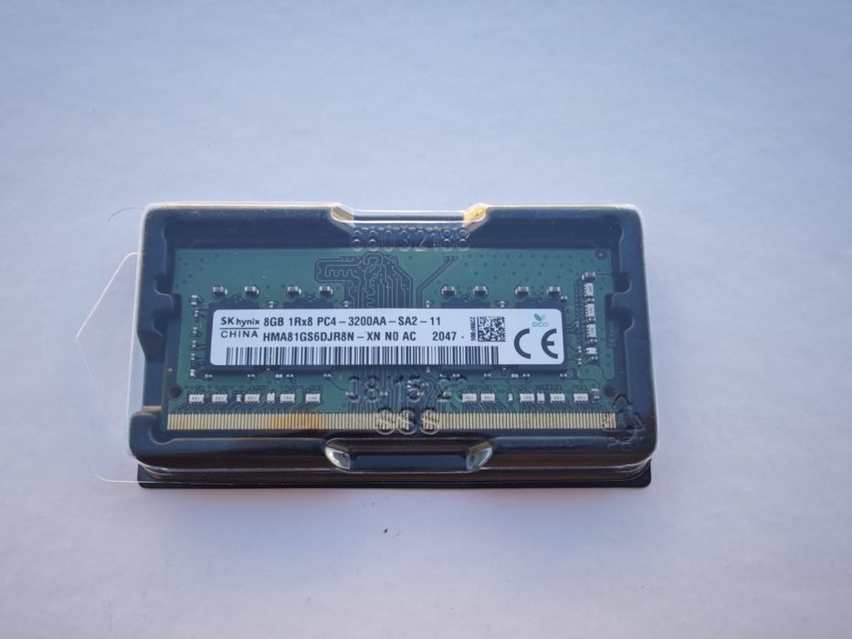 memória RAM SO-DIMM DDR4 de 8GB da SK Hynix.