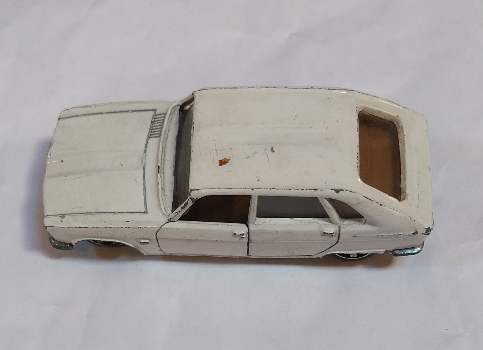 Miniatura antiga Politoys Renault 16 em escala 1/43