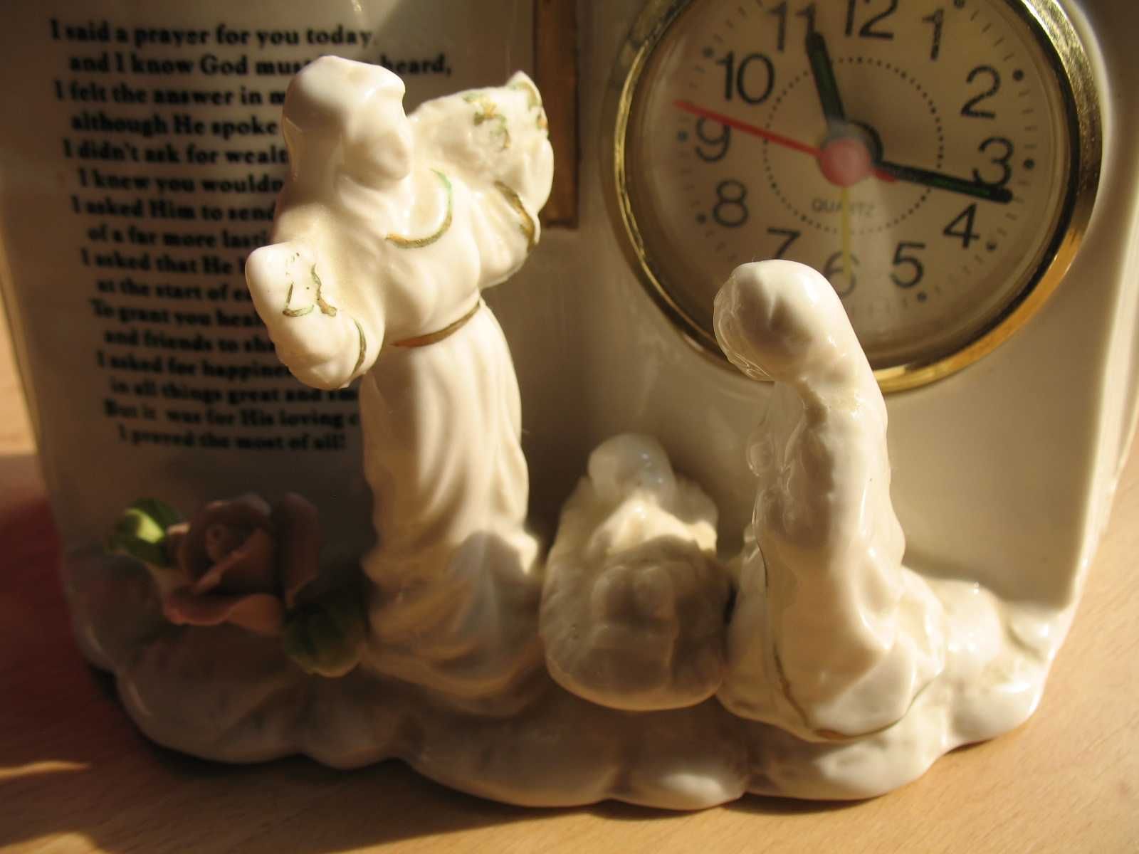 Zegarek Figurka z motywem religijnym