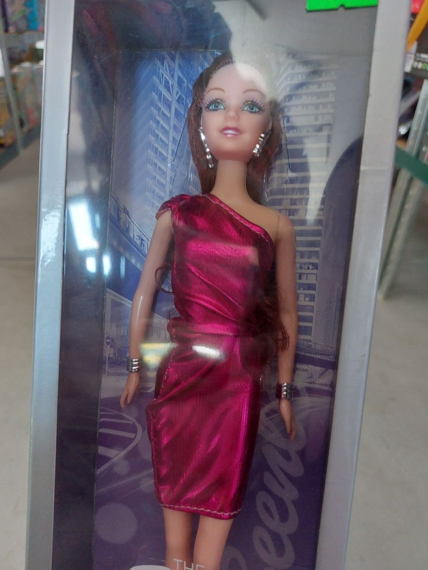Lalka Barbie w sukience koktajlowej