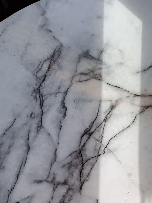 Okrągły stół 90 cm zlota podstawa imitacja marmur