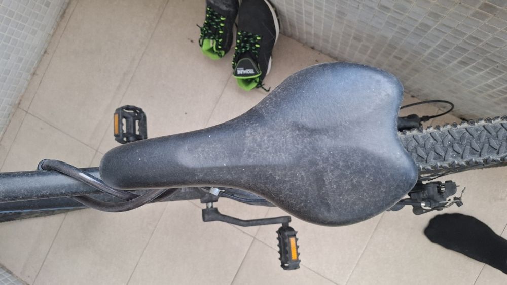 Bicicleta usada com poucos detalhes