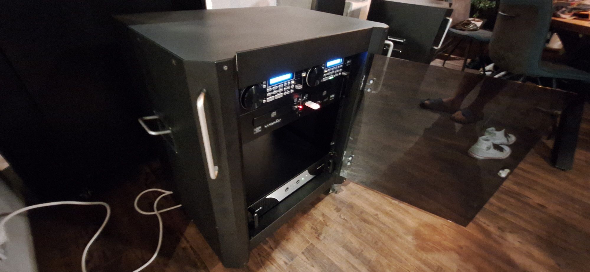 Szafa rack Getfort 19" 700x700,  szafa na sprzęt audio