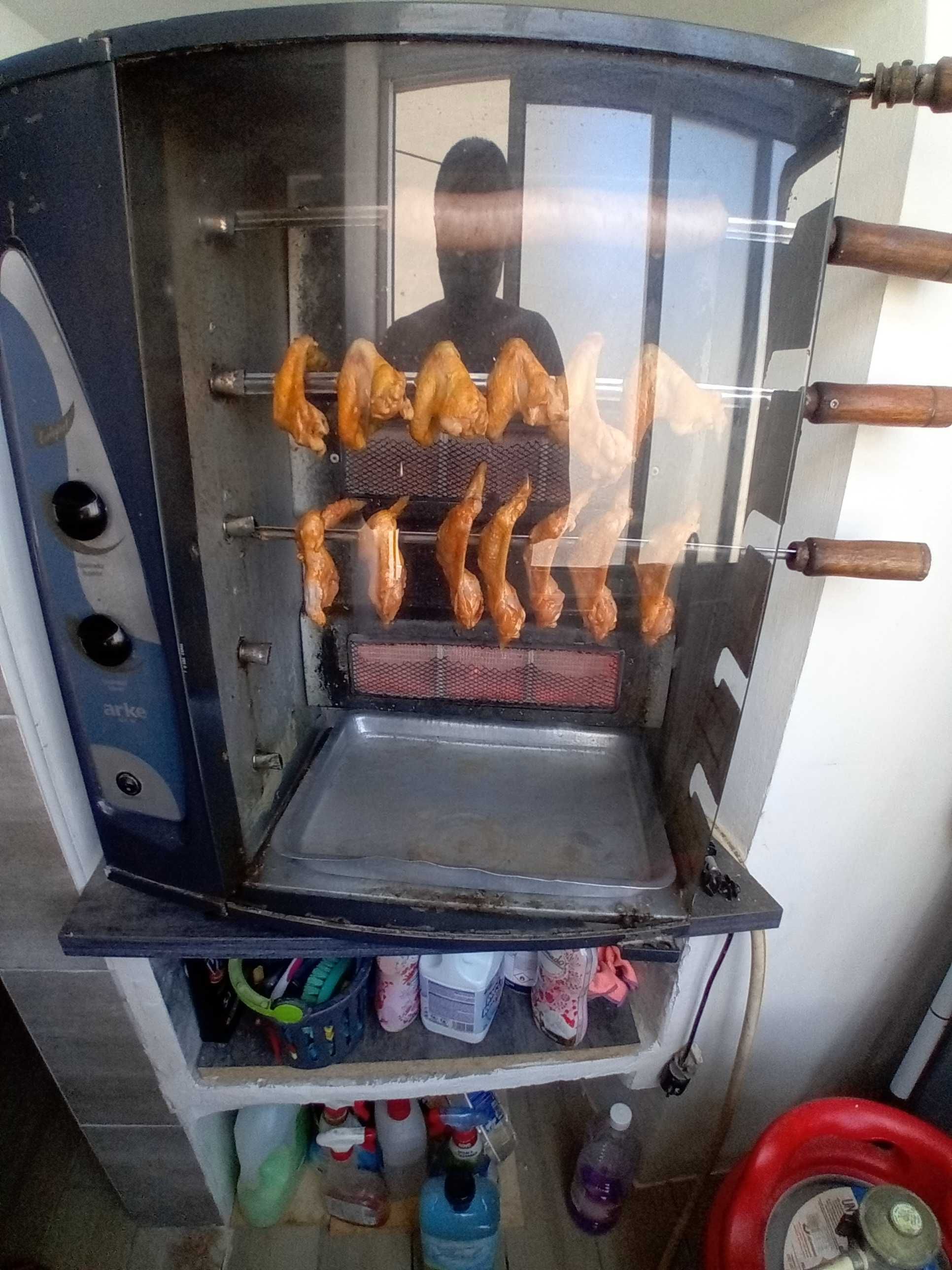 Churrasquera  a gas s/fumo arke agr-05
