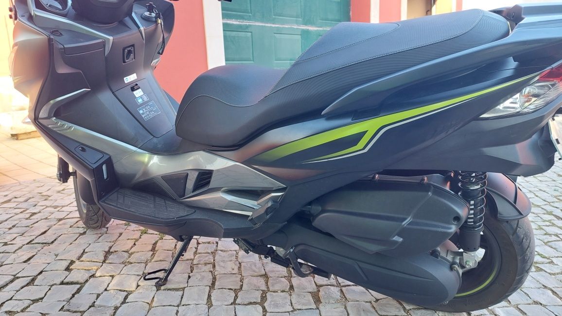Vendo Kawasaki J125 como nova