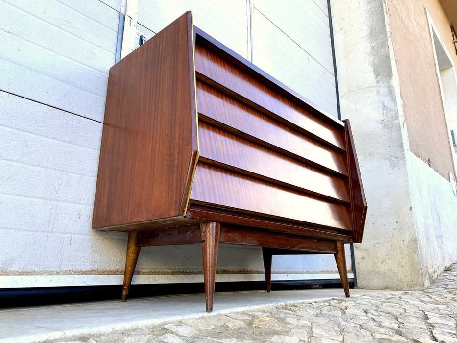 Cómoda olaio vintage 107comp x 46prof x 51prof x 85alt.