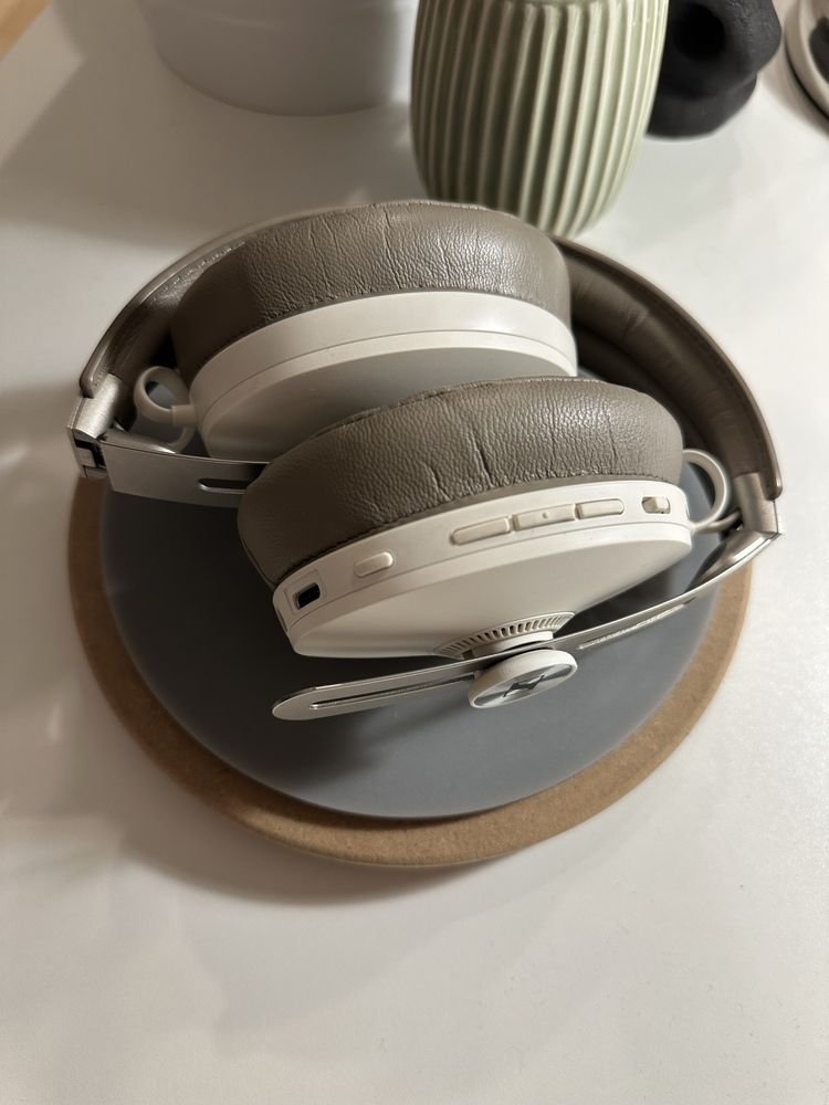 Słuchawki wokółuszne Sennheiser Momentum 3 bezprzewodowe