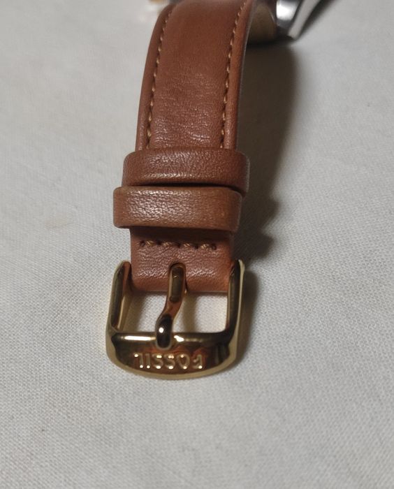 Relógio feminino FOSSIL.