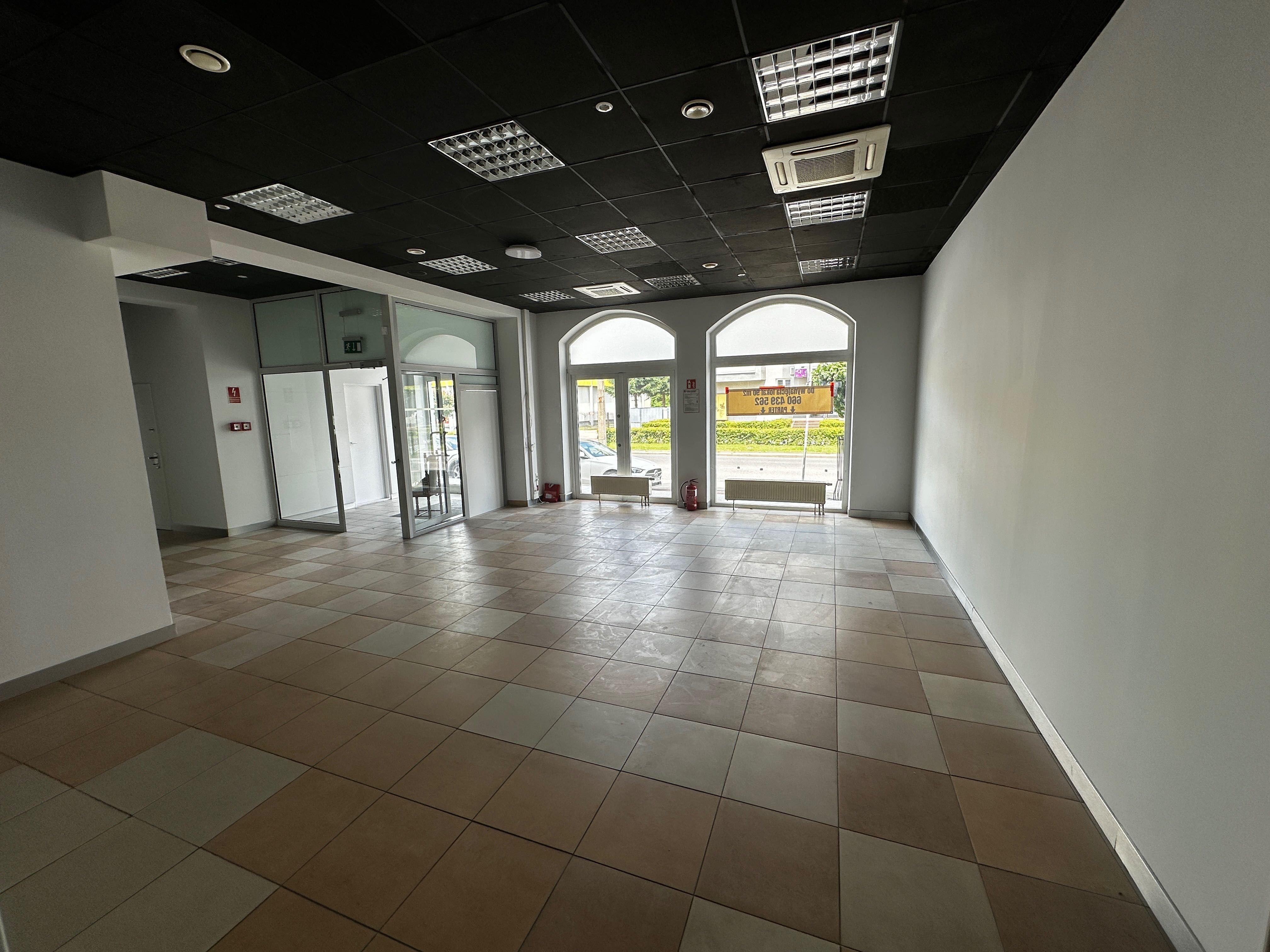 Lokal usługowo-handlowy w centrum Skierniewic