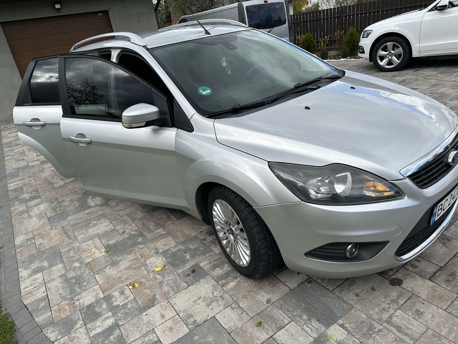 Форд фокус 2010 рік