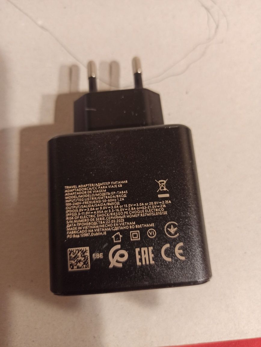 Szybka ładowarka 45W USB-C + kabel