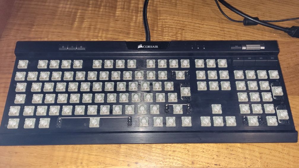 Teclado Mecânico Corsair Gaming K70 RGB MK.2 Low Profile RAPIDFIRE