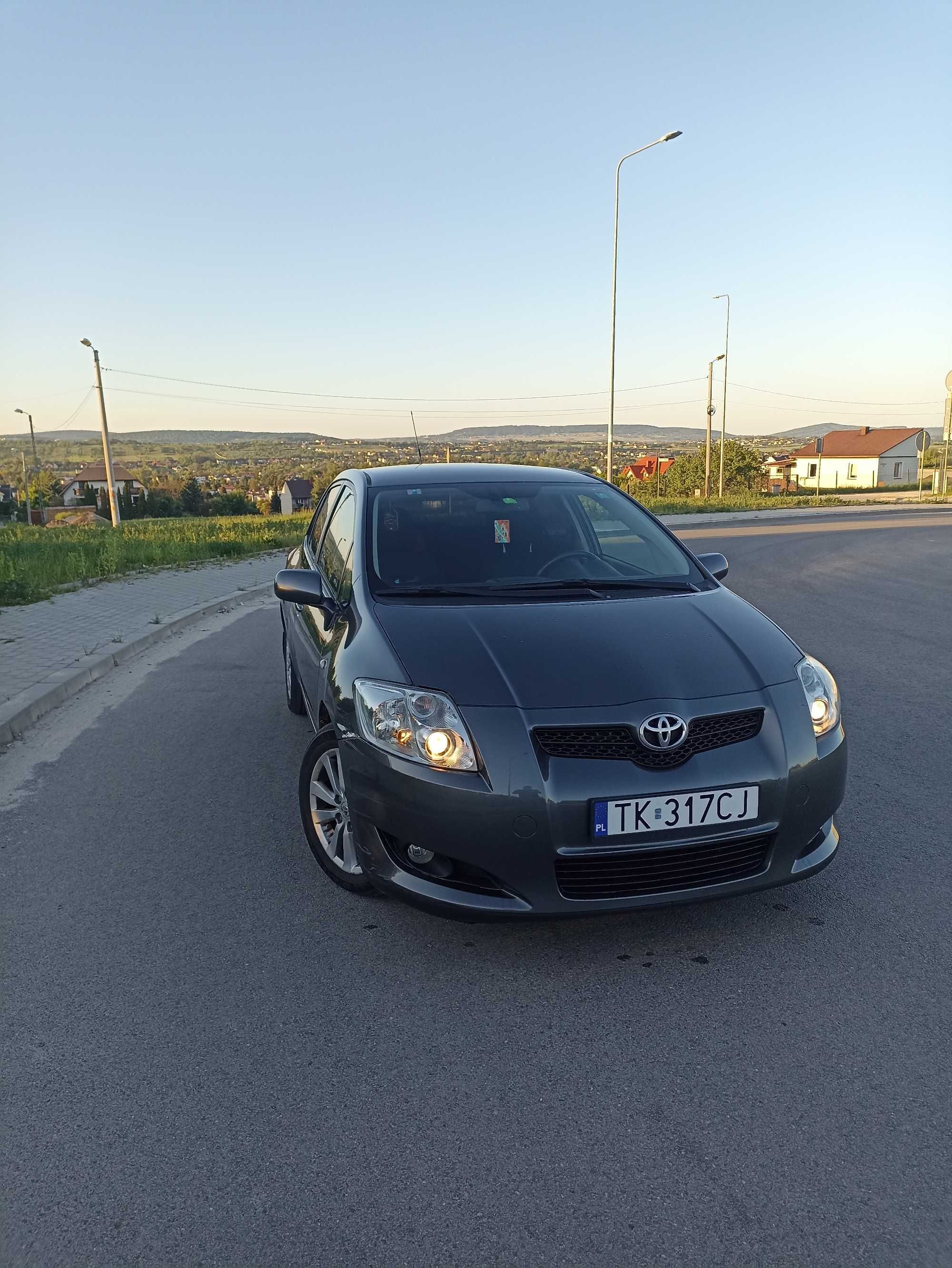 Toyota Auris 2.0 D4D 126km 6 biegów, bezkluczyk, klima, opłacona.