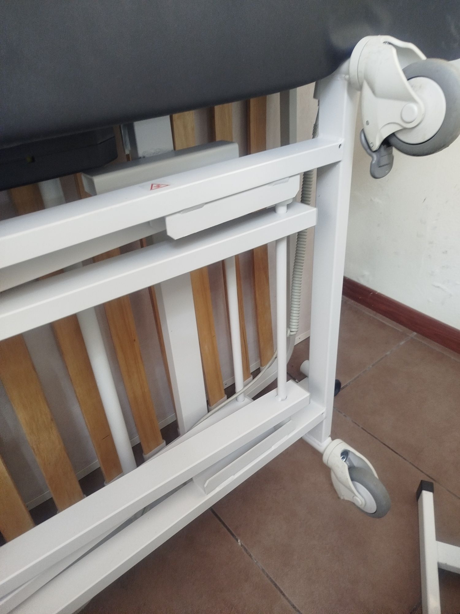 Cama articulada elétrica