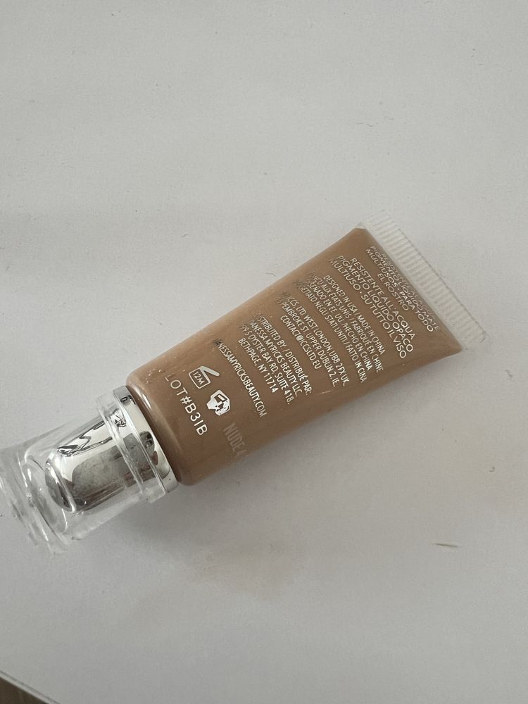 Baza/ cień DMB Danessa Myricks Beauty COLORFIX  24H nude 4