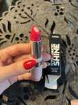 Avon szminka kwas hialuronowym Hydramatic CARMINE